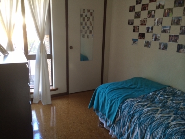 Beautifully Renovated 2 Bed Villa 8