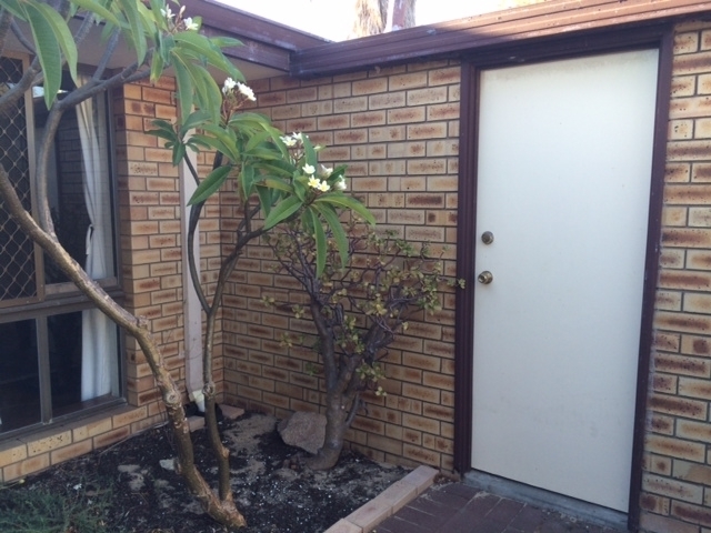 Beautifully Renovated 2 Bed Villa 13