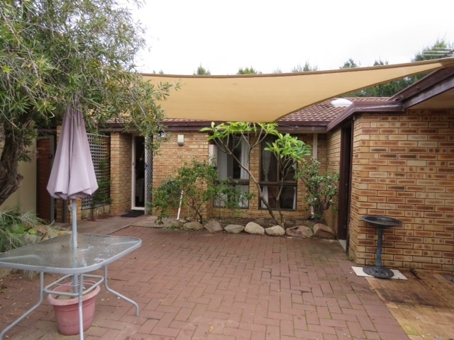Beautifully Renovated 2 Bed Villa 14