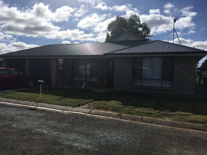 Lovely home in quiet estate – open Saturday 1 July 2 – 2.30pm