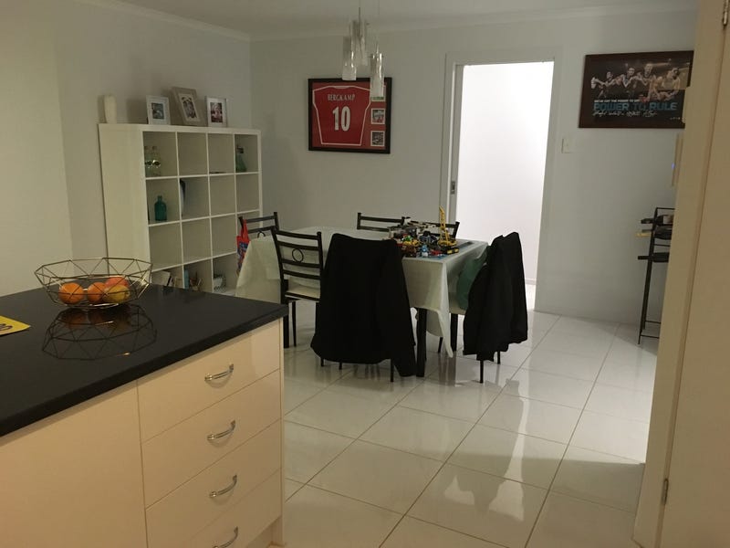 Lovely home in quiet estate 4