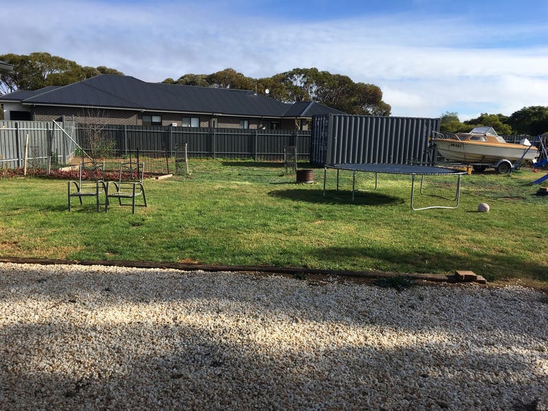 Lovely home in quiet estate 14