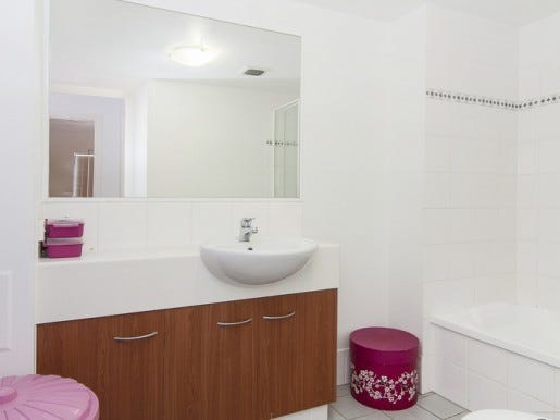 ‘Reduced’ 2 Bedroom, 2 Bathroom 7