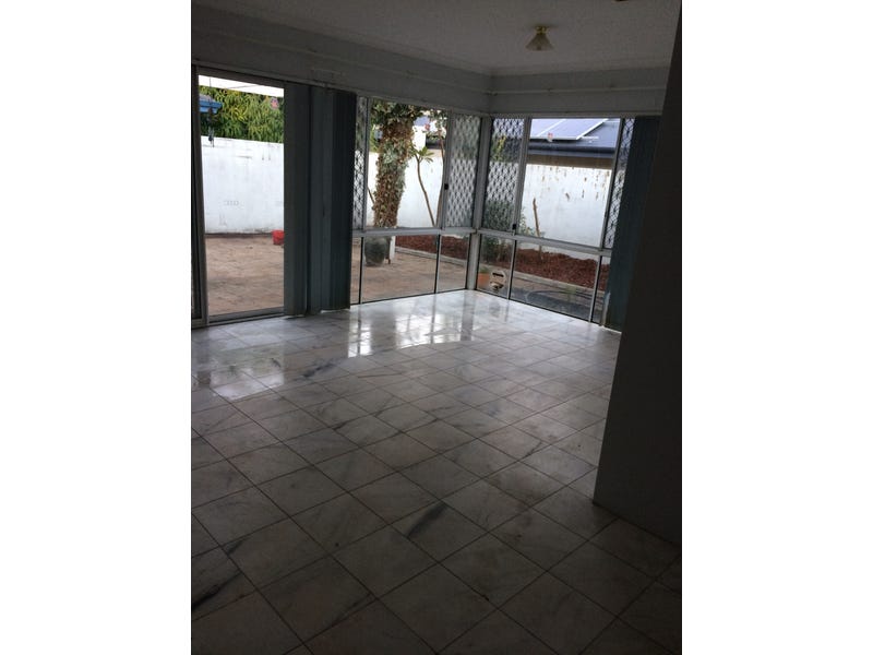 Great river location, spacious rooms 6