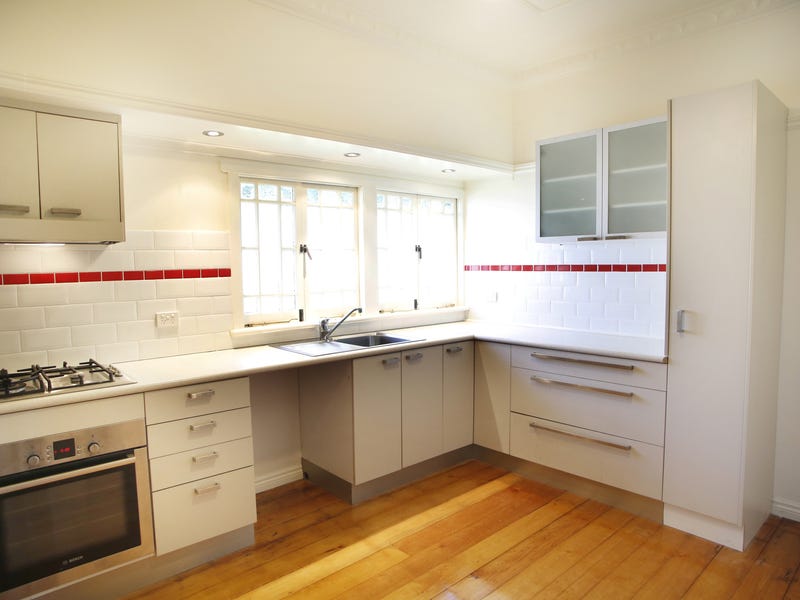 Renovated 3 Bedroom Cottage 8