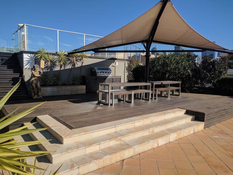 Luxury 1 Bed Apartment with 11