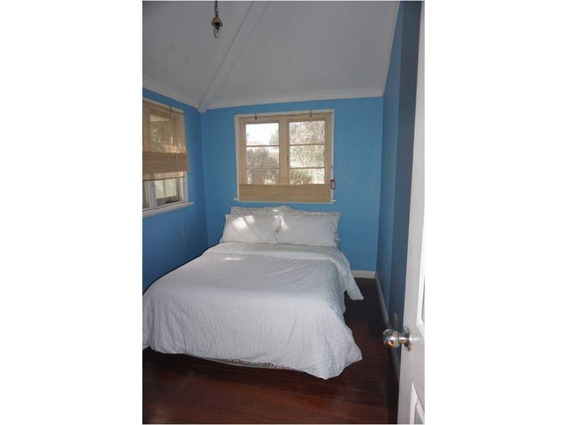 Great character home in excellent 10