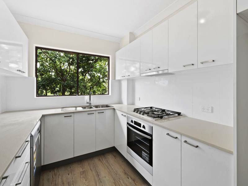 DEPOSIT TAKEN – Pet Friendly with Arboretum Views