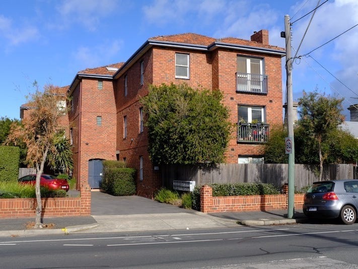 Beautiful Art Deco apartment in the heart of Balaclava.