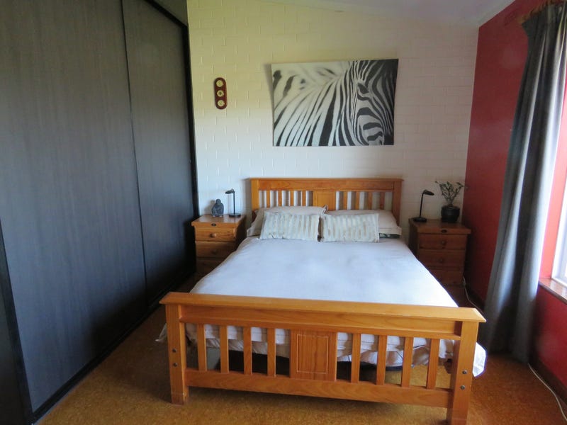 Secluded, beautifully renovated large one 3