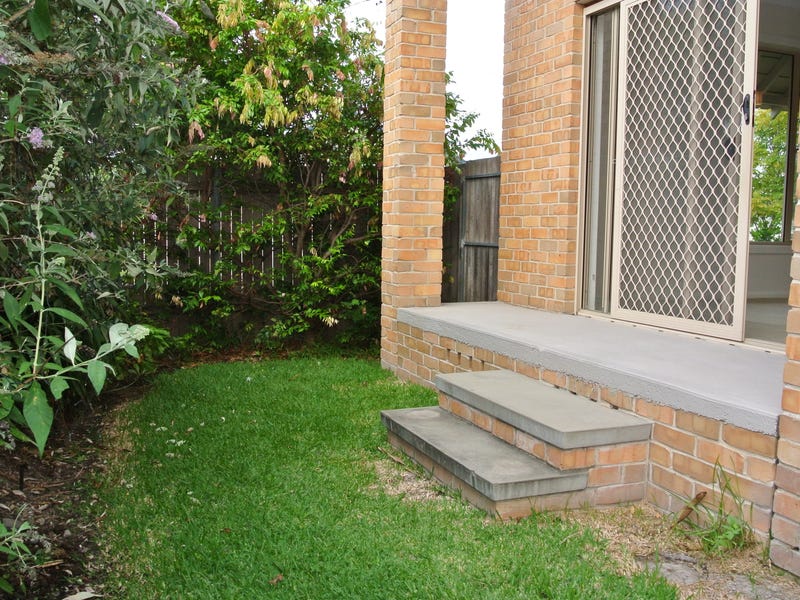 Modern Townhouse, Quiet, Convenient Location 8