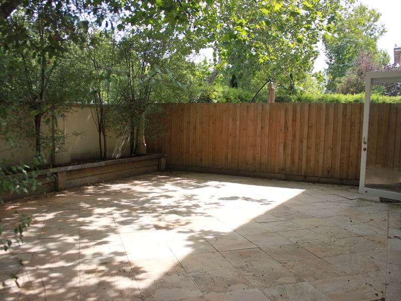 Prahran Apartment with Large Private 3