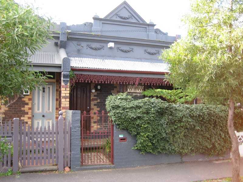 Cosy cottage oozing character