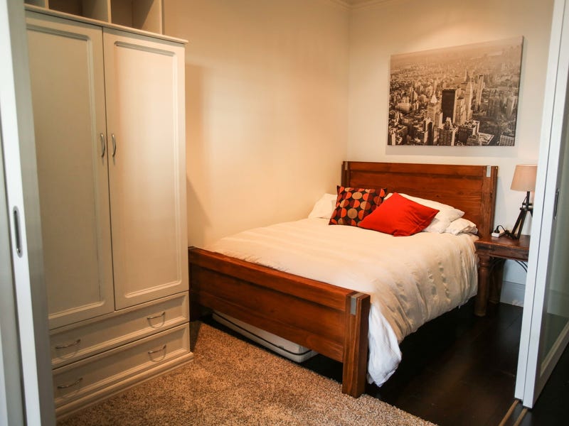 Luxury modern apartment, fully furnished, 3