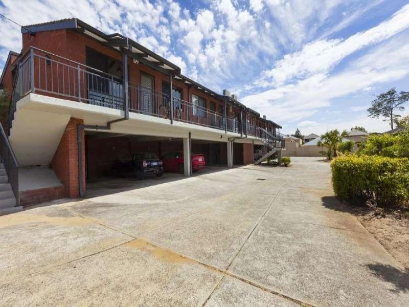 Fully Renovated 2Bedx1bathx2car Villa 8