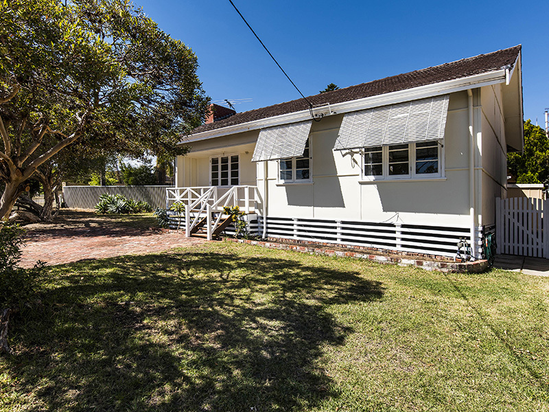 Neat 2 x 1 Weatherboard cottage in Doubleview South