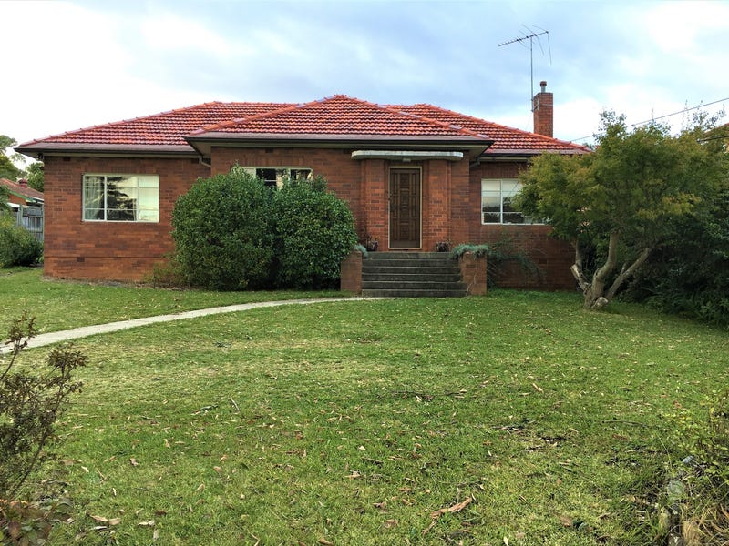 Renovated House Short Walk to Epping Station