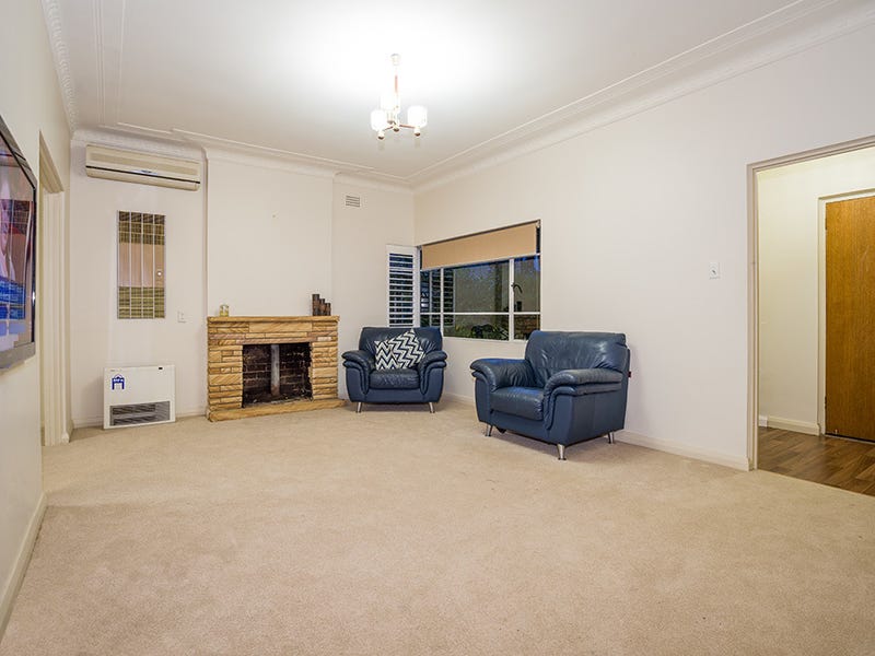 Renovated House Short Walk to 2