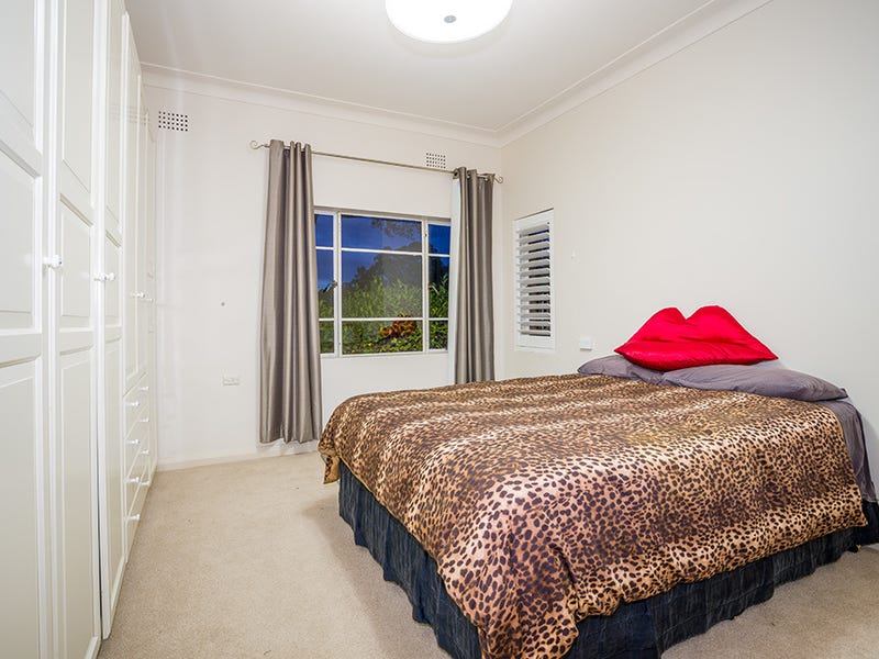 Renovated House Short Walk to 3