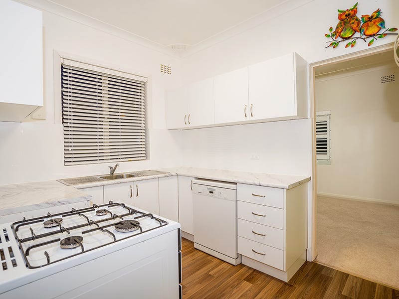 Renovated House Short Walk to 4