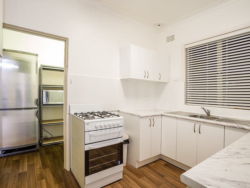 Renovated House Short Walk to 5