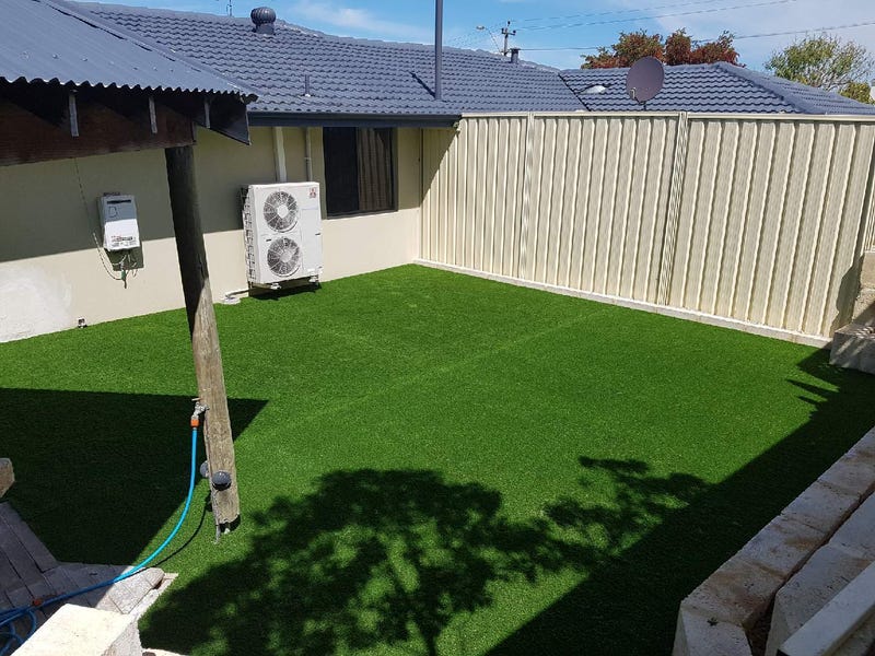 Awesome outdoor living Walking distance to Primary school Warwick shops and train