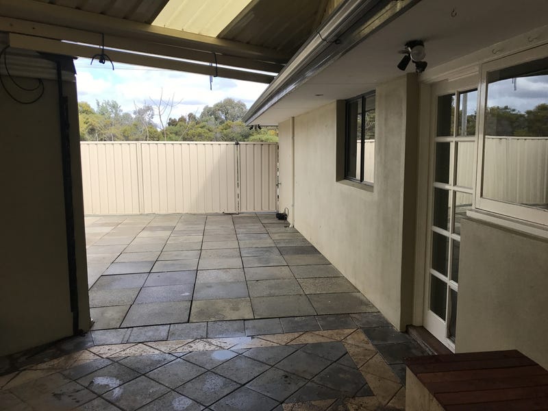 Awesome outdoor living Walking distance 10