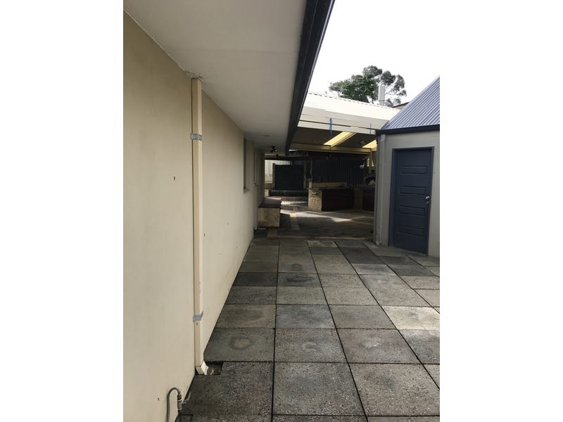 Awesome outdoor living Walking distance 12