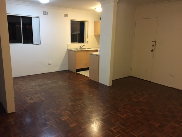 Spacious 2 Bedroom Close to 5
