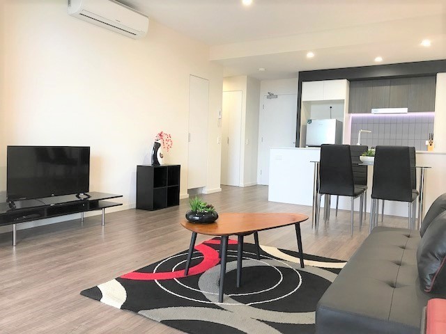 Modern Spacious Fully Furnished 2 Bedroom For Rent at Macgregor