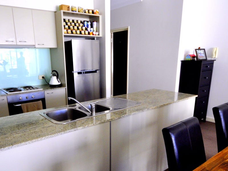 3 Bedroom / 2 Bathroom 7