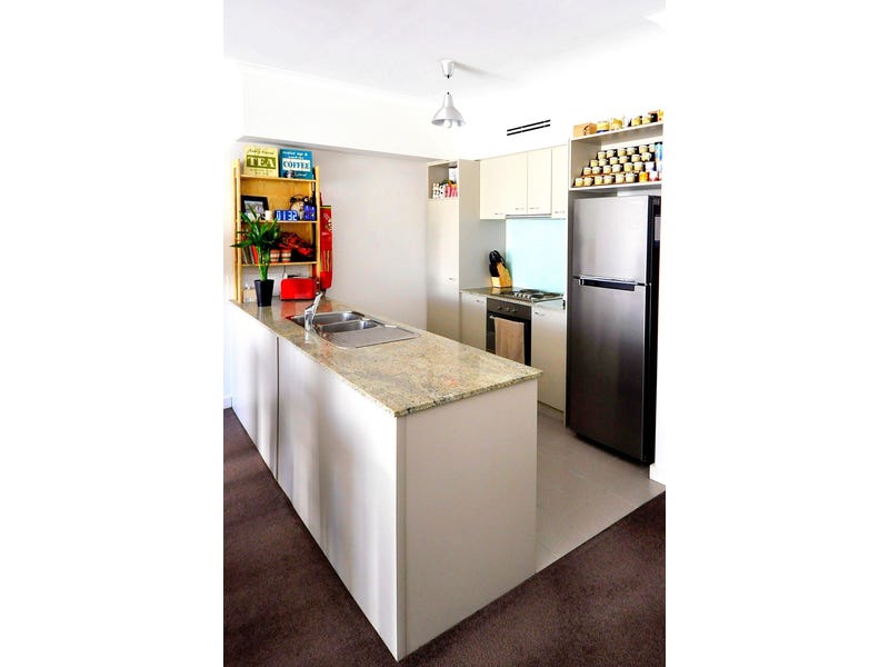 3 Bedroom / 2 Bathroom 8