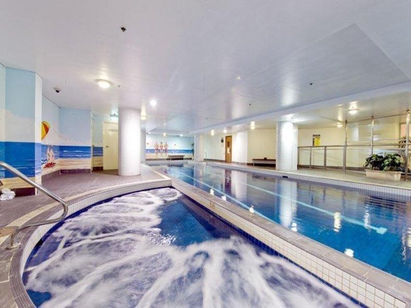 Generous central cbd apartment | 12