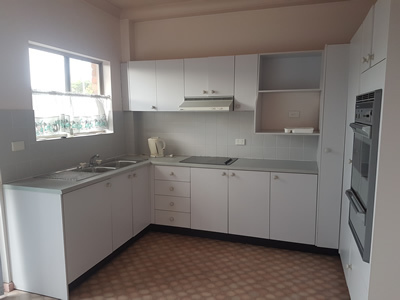 2 bedroom unit with  garage