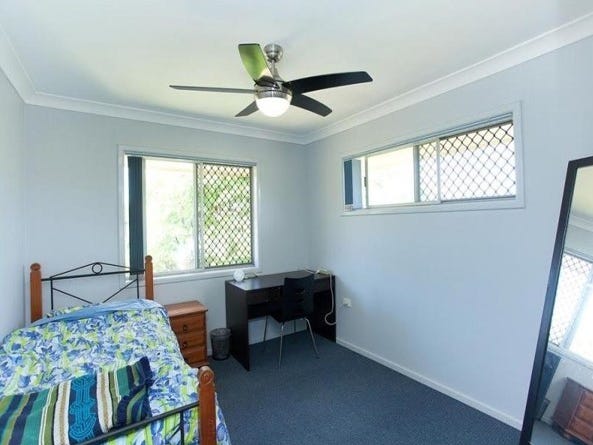 Perfectly situated 4 bedroom house 8