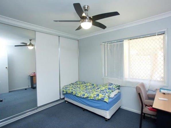Perfectly situated 4 bedroom house 9