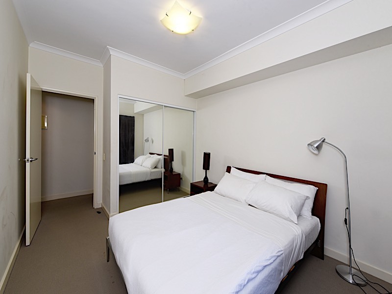 King size apartment in West 2