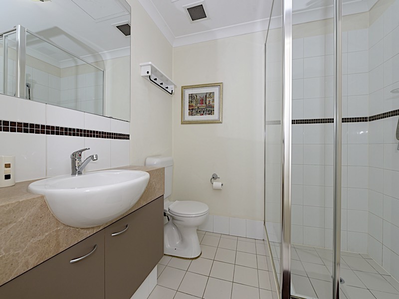 King size apartment in West 5