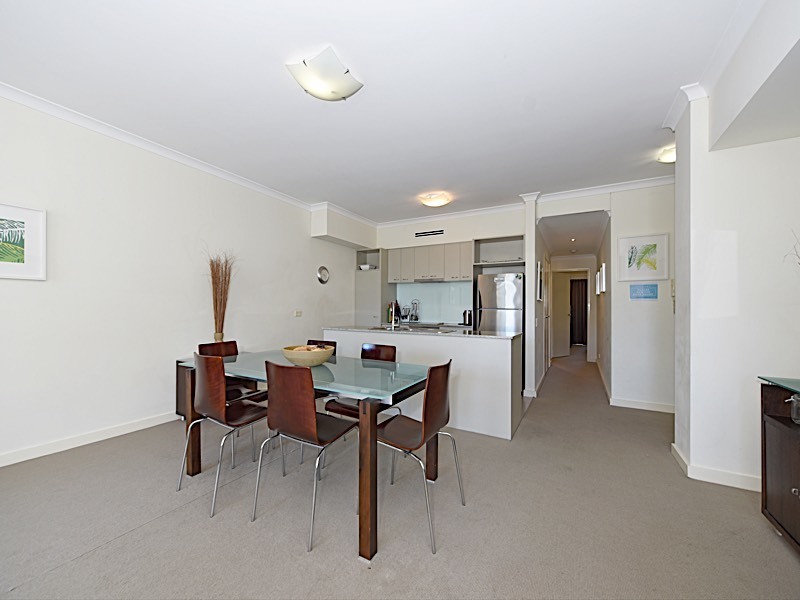 King size apartment in West 8