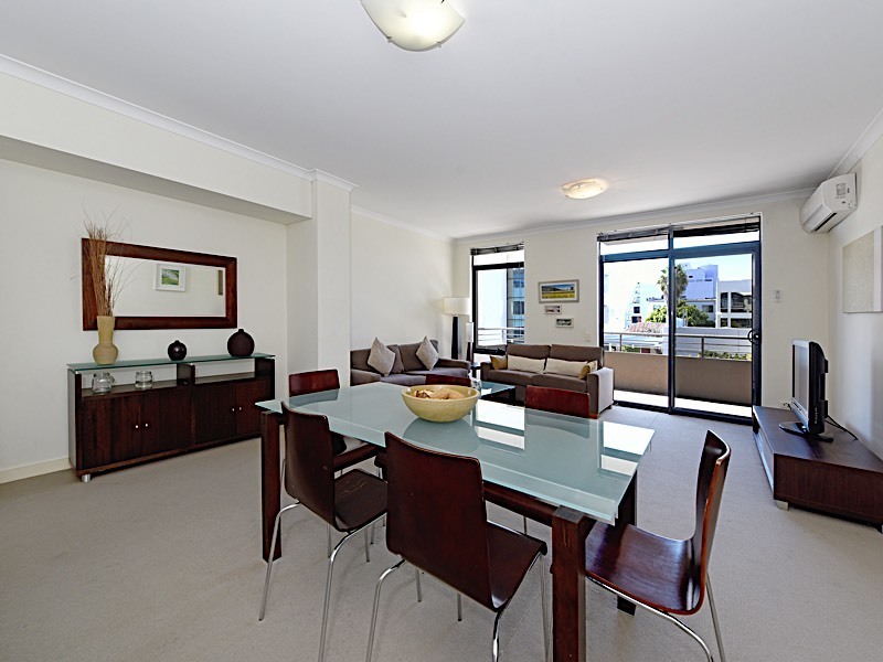 King size apartment in West 11