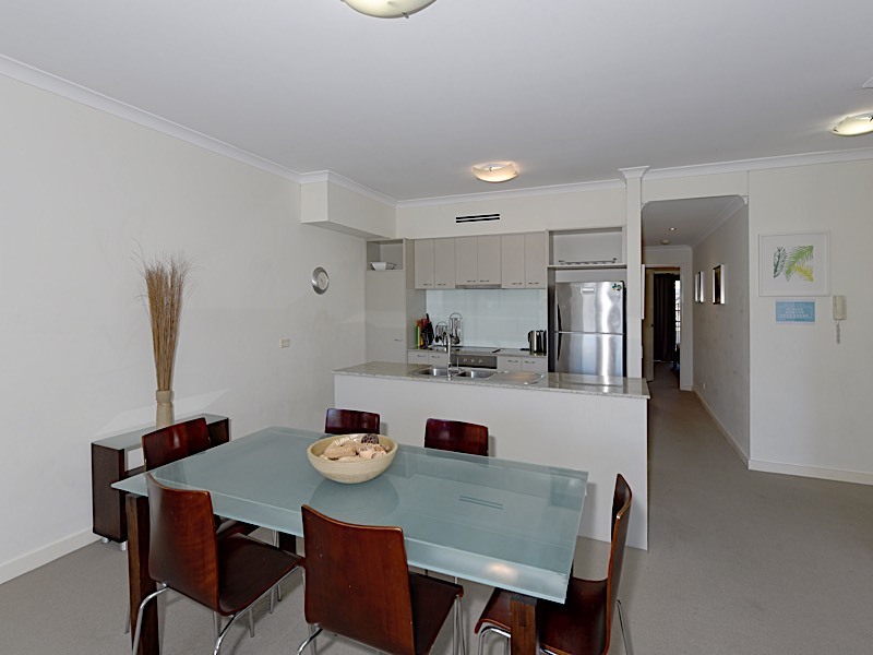 King size apartment in West 13