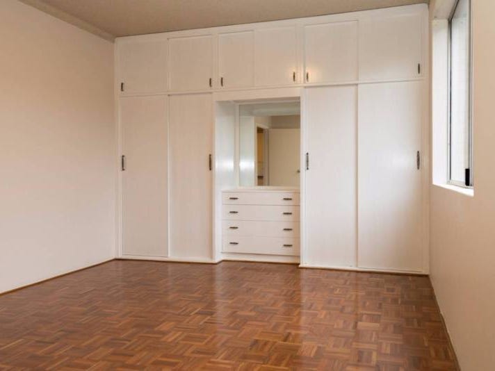 Huge 2 bedder next to 3