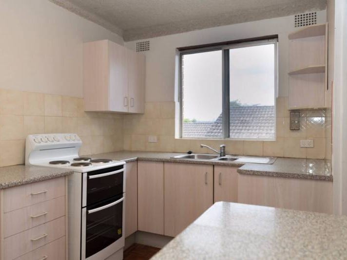 Huge 2 bedder next to 6