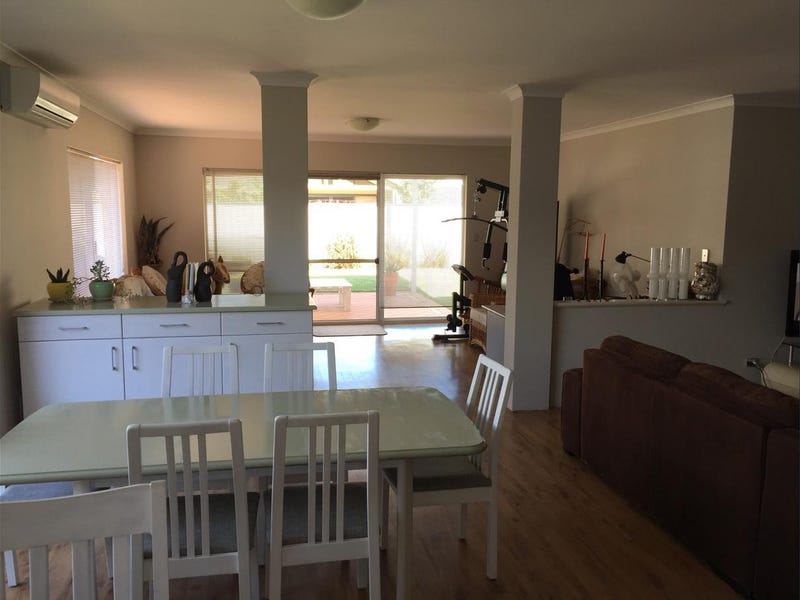 SPACIOUS FAMILY HOME – OPPOSITE 14