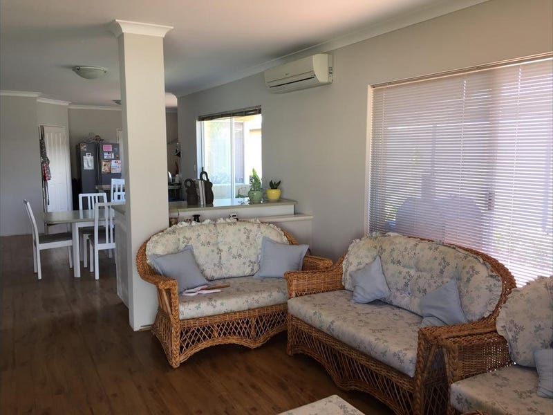 SPACIOUS FAMILY HOME – OPPOSITE 17