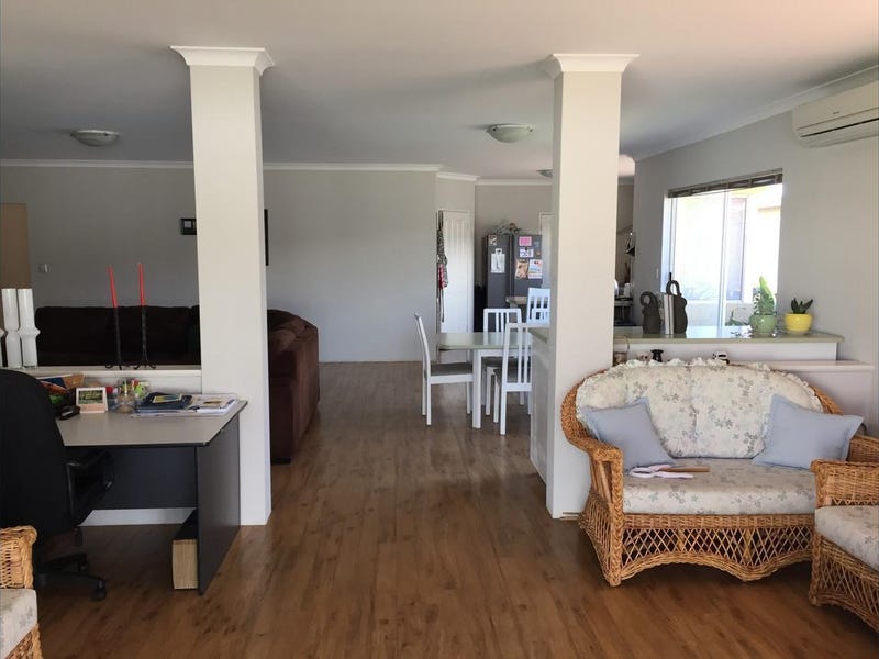 SPACIOUS FAMILY HOME – OPPOSITE 18