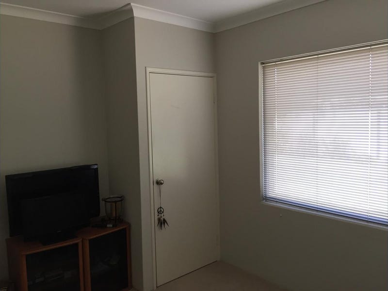 SPACIOUS FAMILY HOME – OPPOSITE 20