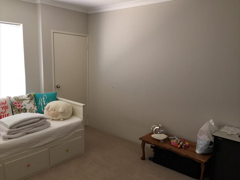 SPACIOUS FAMILY HOME – OPPOSITE 21