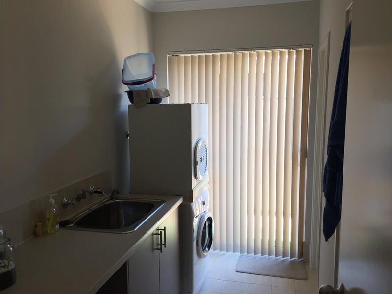 SPACIOUS FAMILY HOME – OPPOSITE 23