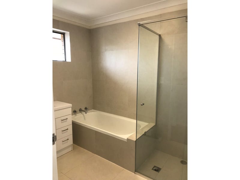 Enormous renovated 3-bedroom apartment at 6